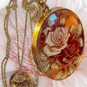 Elegant Gold Rose Pendant Necklace